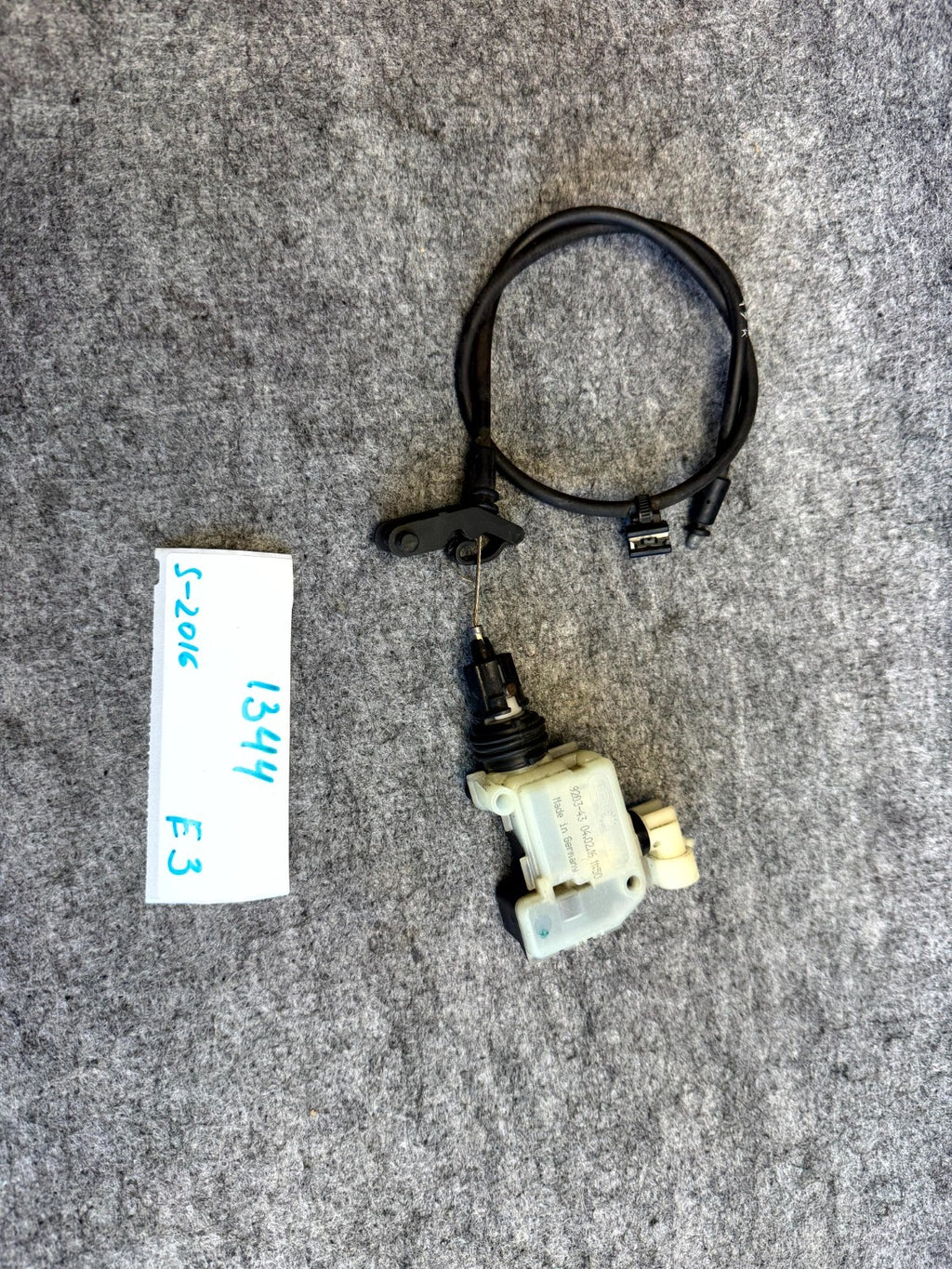 ♦️2012 – 2016 TESLA MODEL S HOOD LOCK LATCH RELEASE W/ CABLE OEM, 1034876-00-C