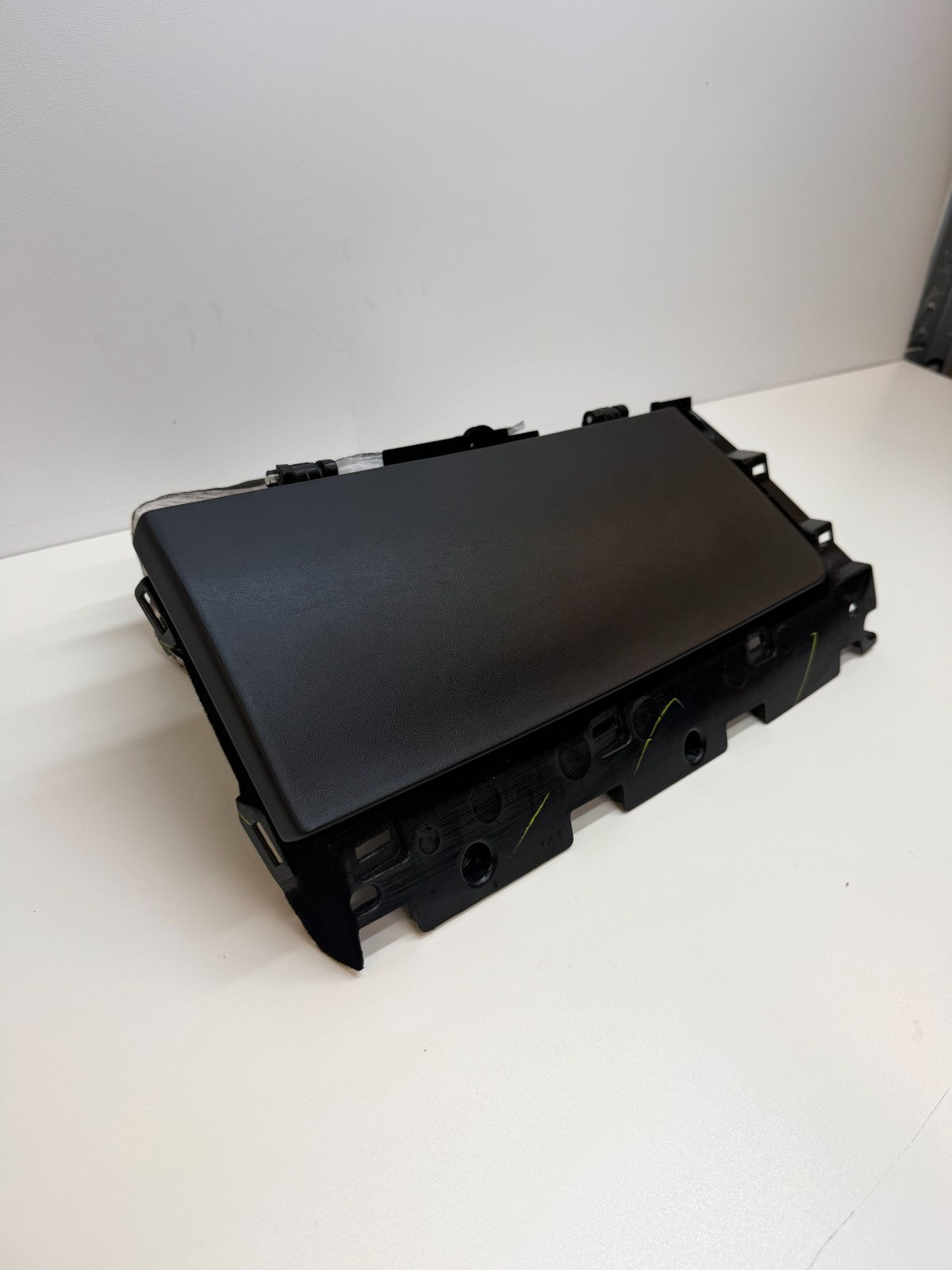 2016-2020 TESLA MODEL S DASH DASHBOARD GLOVE BOX STORAGE COMPARTMEN 1003327-14-P