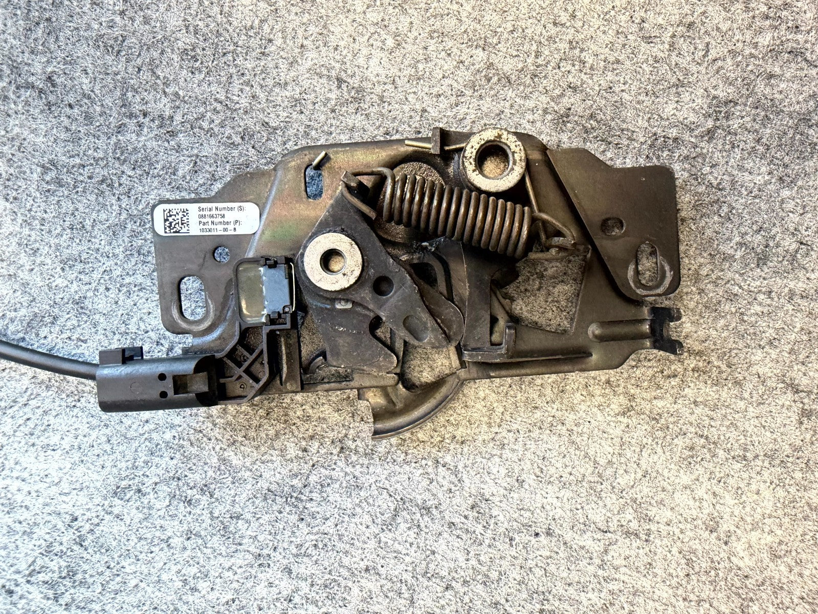 ♦️12–16 TESLA MODEL S FRONT HOOD LOCK LATCH RELEASE CABLE ASSY OEM, 1033011-00-B