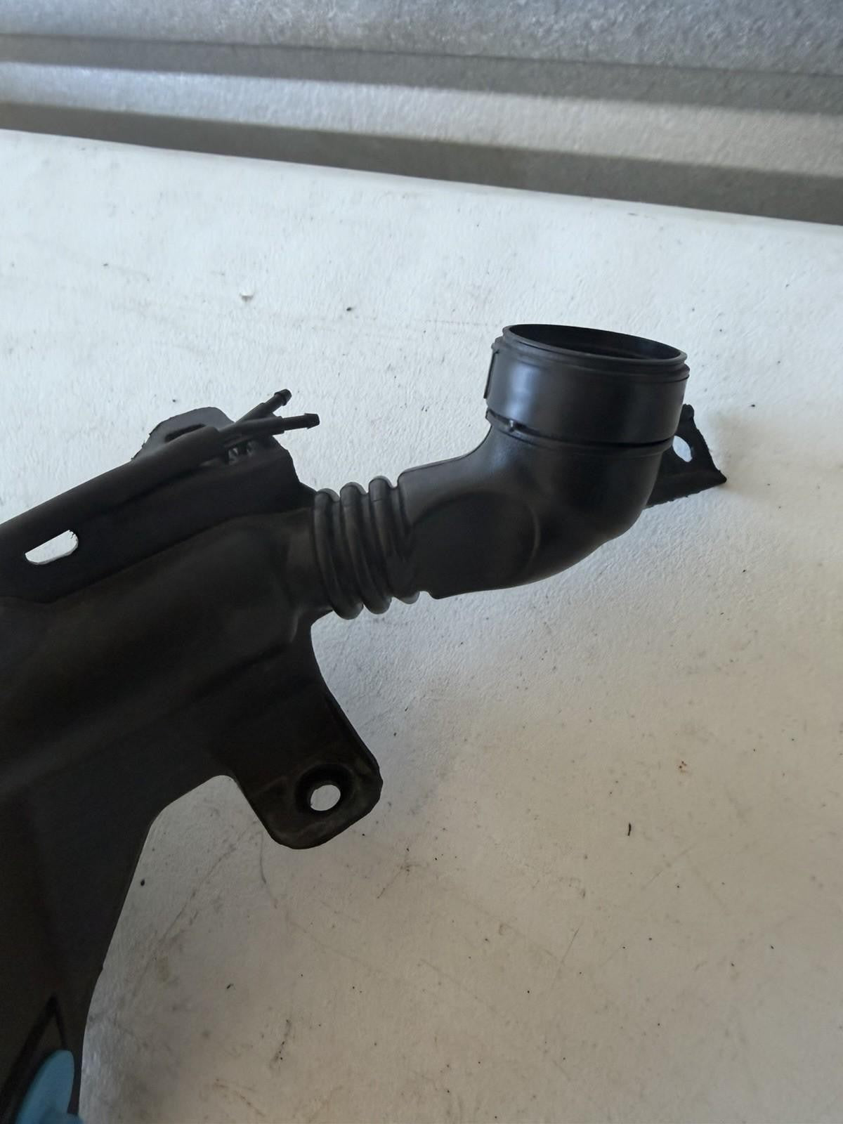 ♦️17 - 23 TESLA MODEL 3 WINDSHIELD WIPER WASHER RESERVOIR TANK OEM, 1090850-00-G