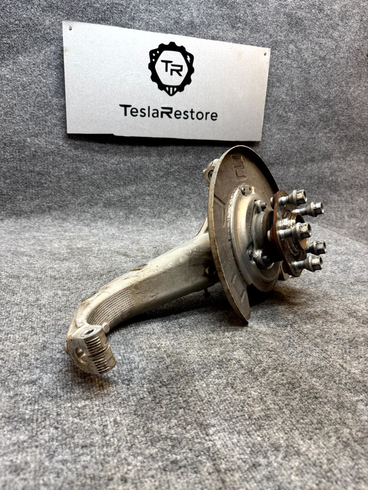 2017 - 2023 TESLA MODEL 3 FRONT RIGHT SIDE SPINDLE KNUCKLE HUB OEM, 1044316-00-E