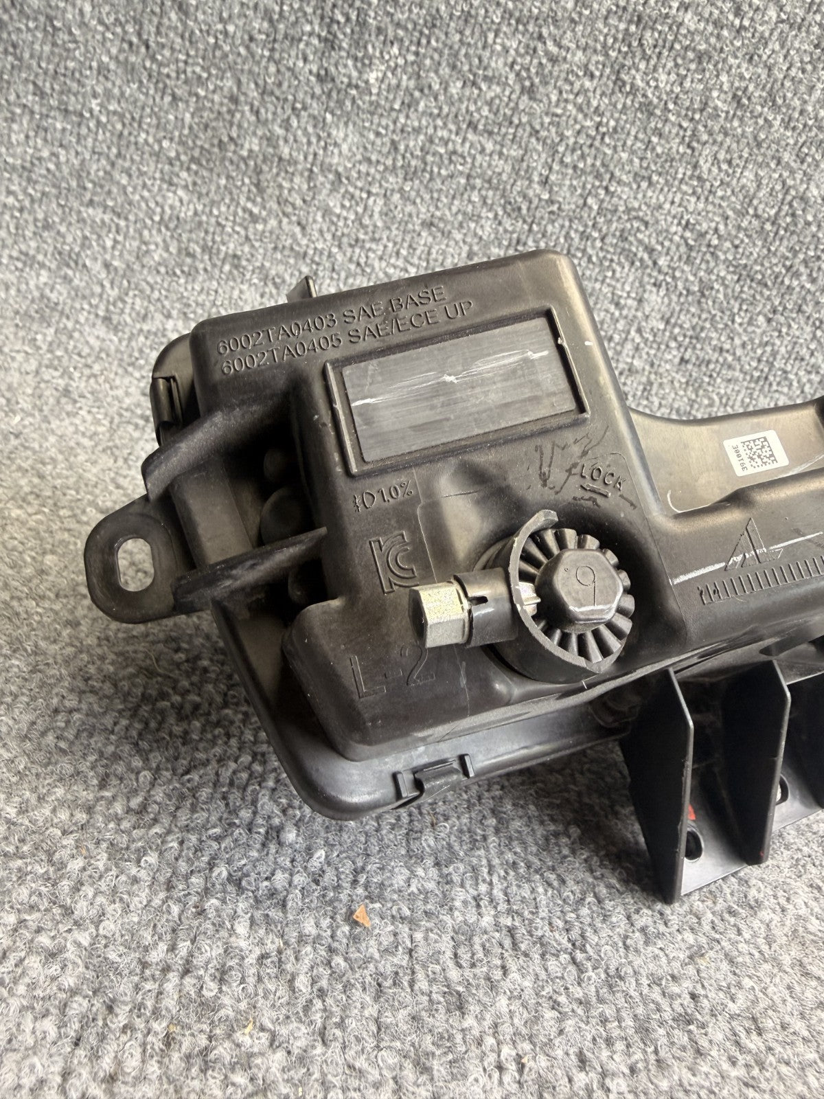 2017 - 2024 TESLA MODEL Y/3 FRONT LEFT SIDE FOG LIGHT ASSY OEM, 1077391-00-E