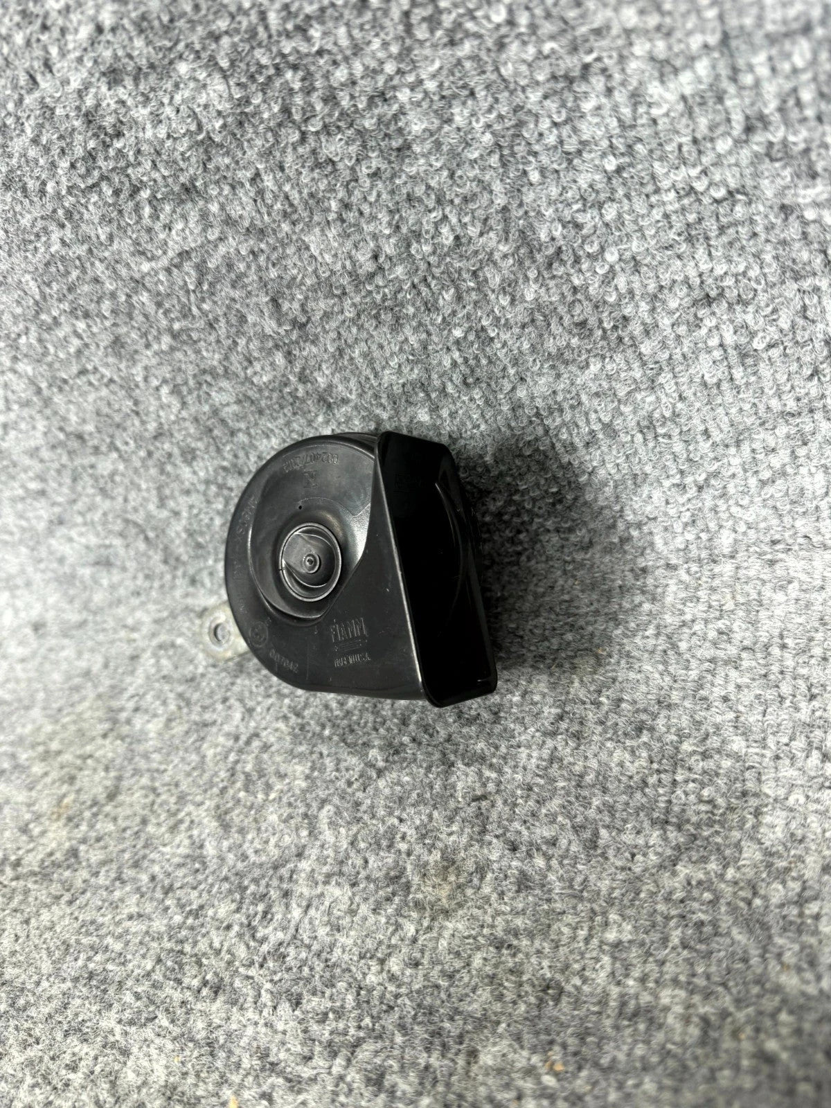 ♦️2016 - 2020 TESLA MODEL X LEFT HIGH TONE HORN SIGNAL OEM, 1045495-00-A