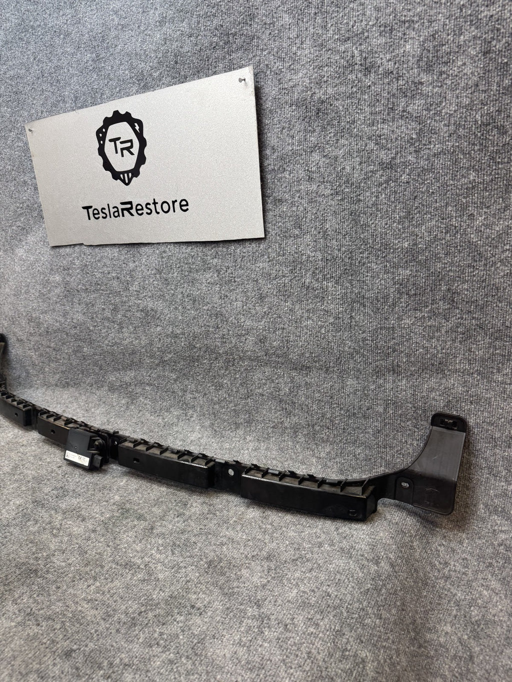 17-24 TESLA MODEL 3 Y REAR BUMPER SUPPORT BRACKET W/ BCM CONTROL OEM, 109785500F