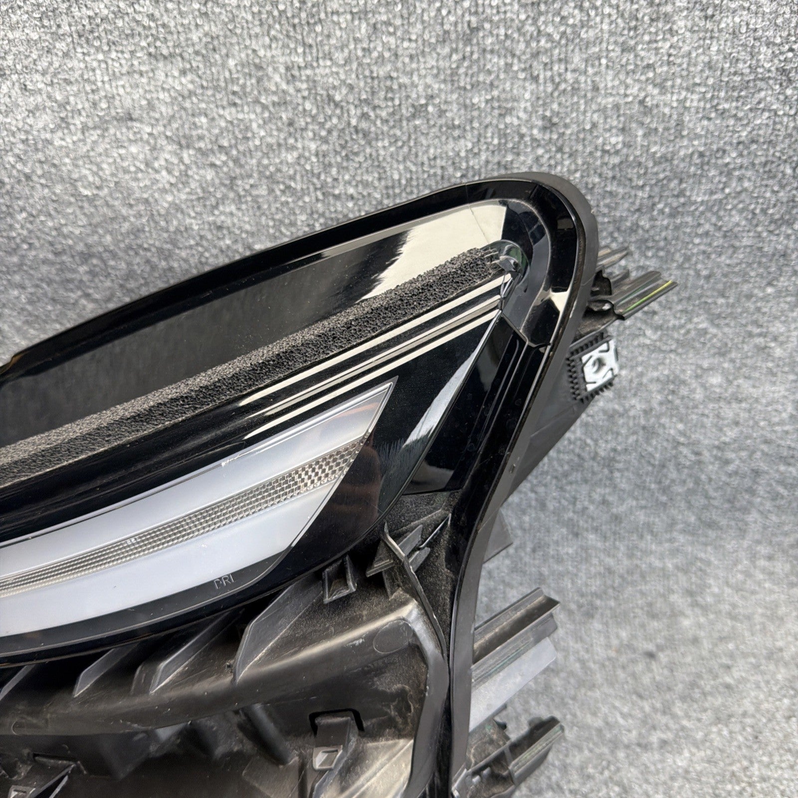 OEM | 2025 Tesla Model Y Juniper LED Headlight (Left/Driver) #1918347-00-F