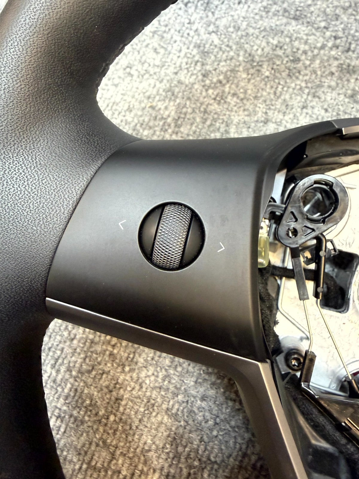 2020 - 2024 TESLA MODEL Y HEATED LEATHER STEERING WHEEL BLACK OEM, 1490214-00-B