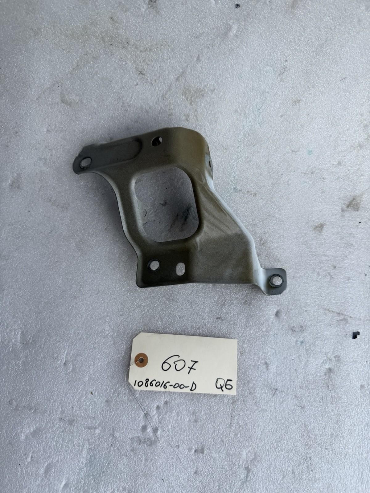 ♦️2017-2023 TESLA MODEL 3 RIGHT UPPER FENDER SUPPORT BRACKET OEM, 1086016-00-D