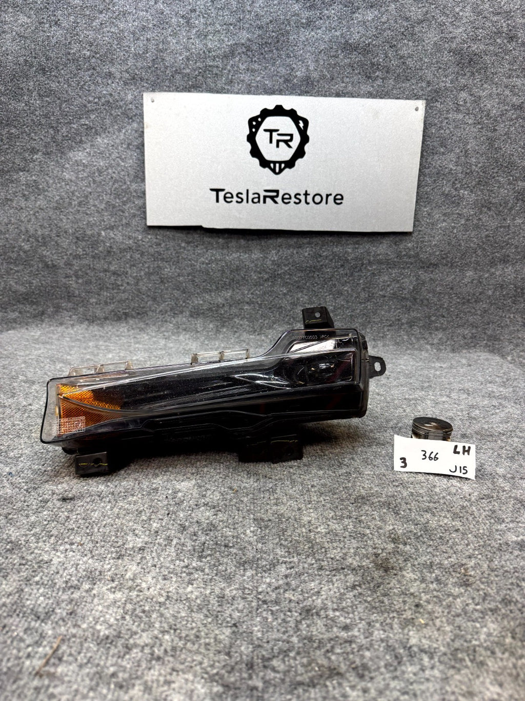 2017 ‑  2023 TESLA MODEL 3 FRONT LEFT DRIVER SIDE FOG LIGHT LED OEM 1077389-00-F