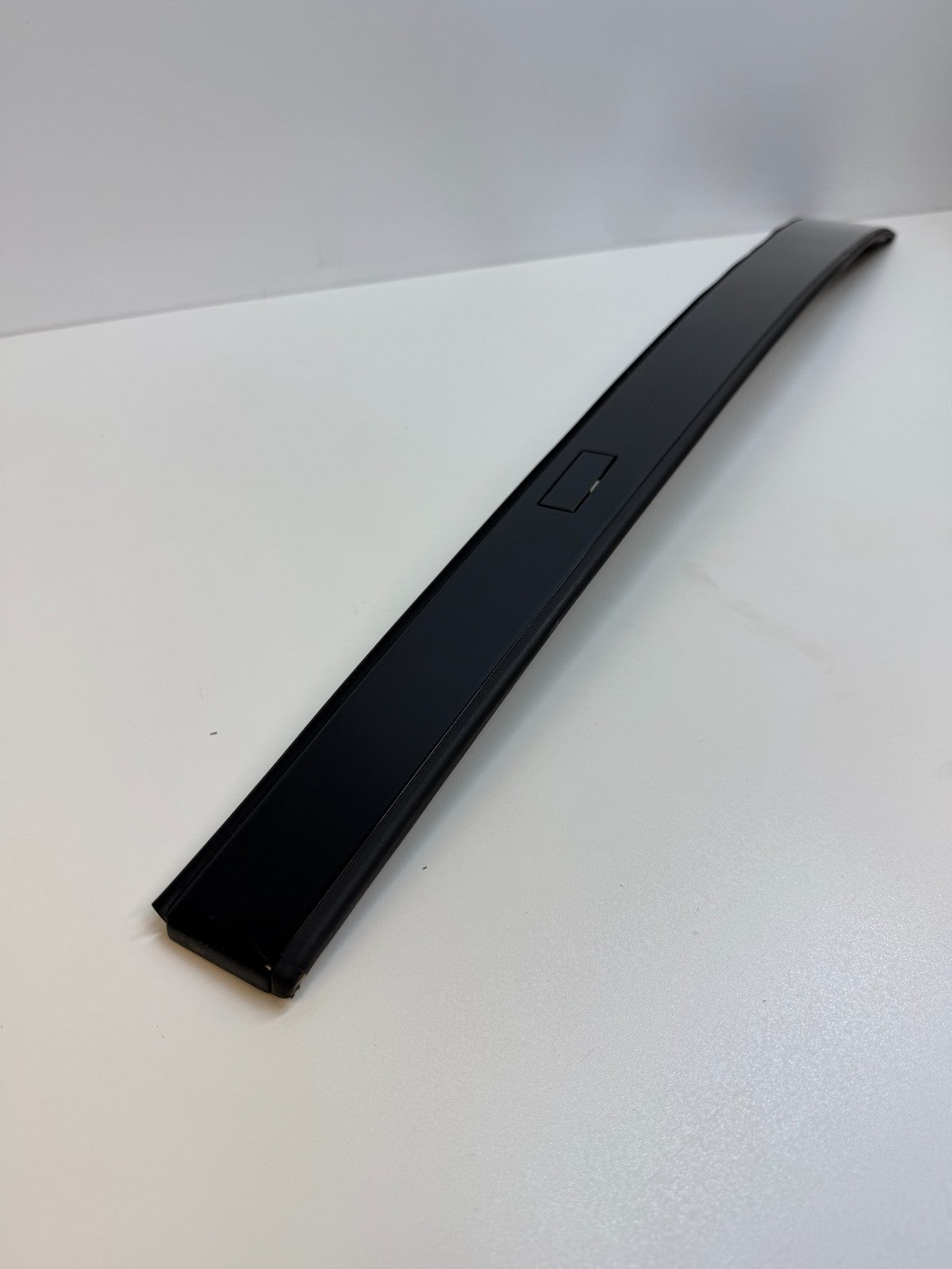2016-2020 TESLA MODEL S ROOF APPLIQUE MOLDING LEFT 607000132