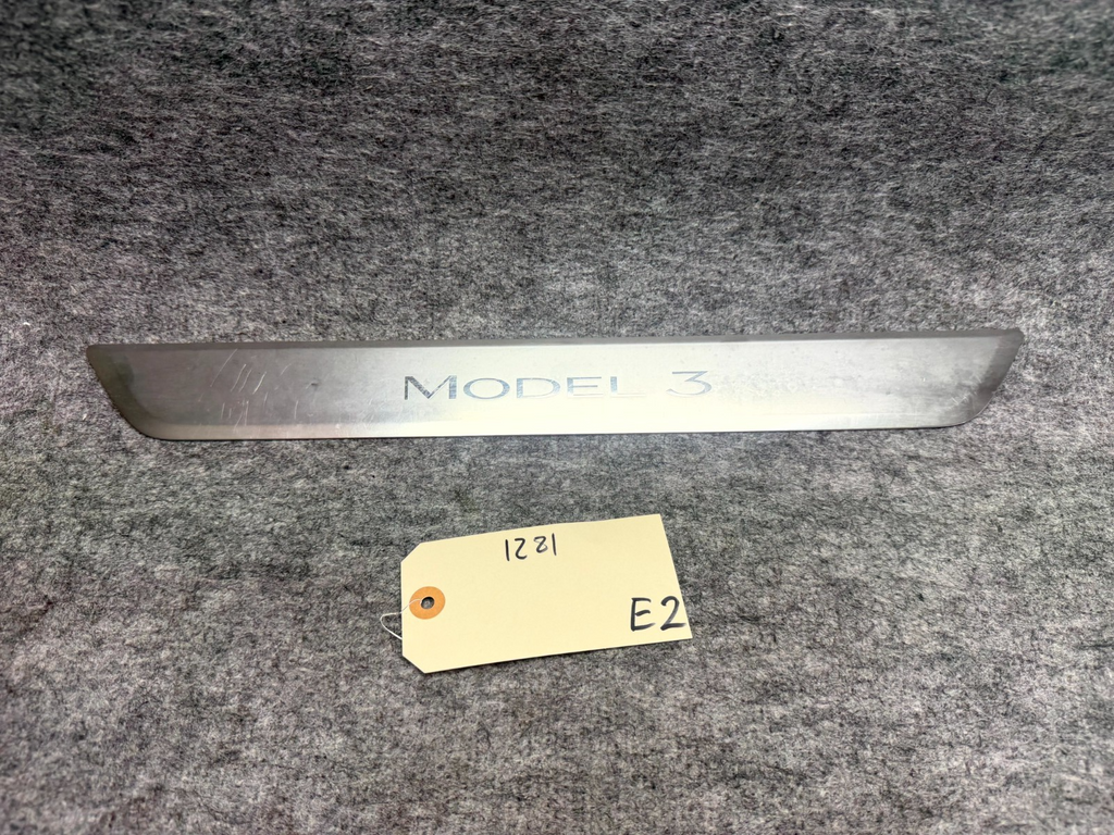 ♦️2017–2023 TESLA MODEL 3 FRONT DOOR SILL SCUFF PLATE TRIM OEM, 1504763-00-A