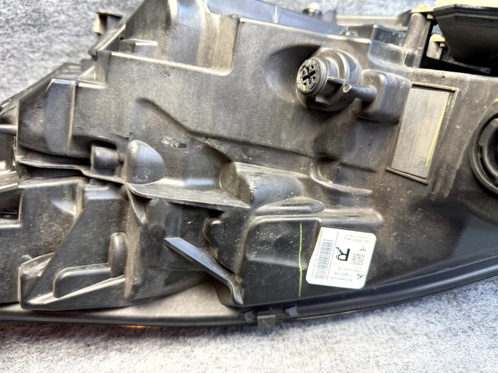 ♦️2017-2023 TESLA MODEL 3 FRONT RIGHT SIDE HEADLIGHT ASSEMBLY OEM, 1077372-00-K
