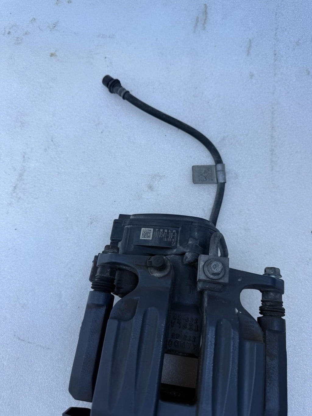 ♦️16-20 TESLA MODEL S REAR LEFT SIDE CALIPER W/ BRAKE HOSE LINE OEM,1078541-00-B