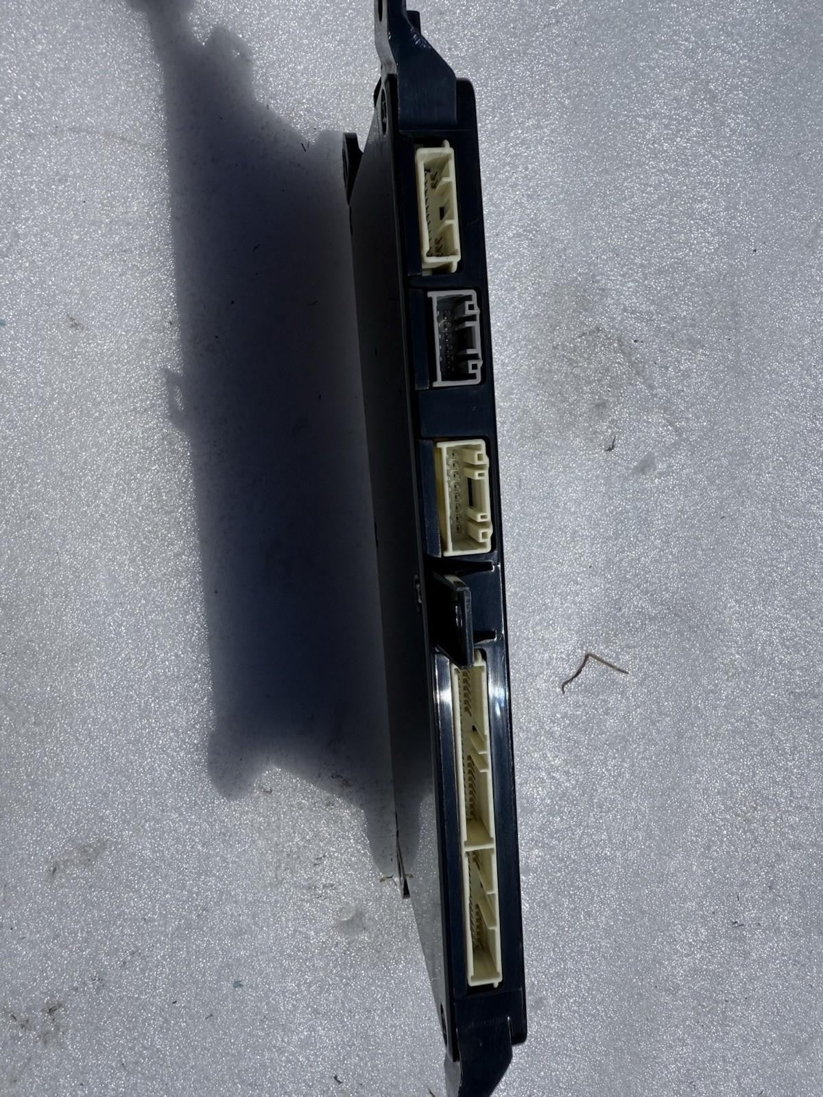 ♦️2016 - 2020 TESLA MODEL X REAR CHASSIS BODY CONTROL MODULE OEM, 1043900-10-D