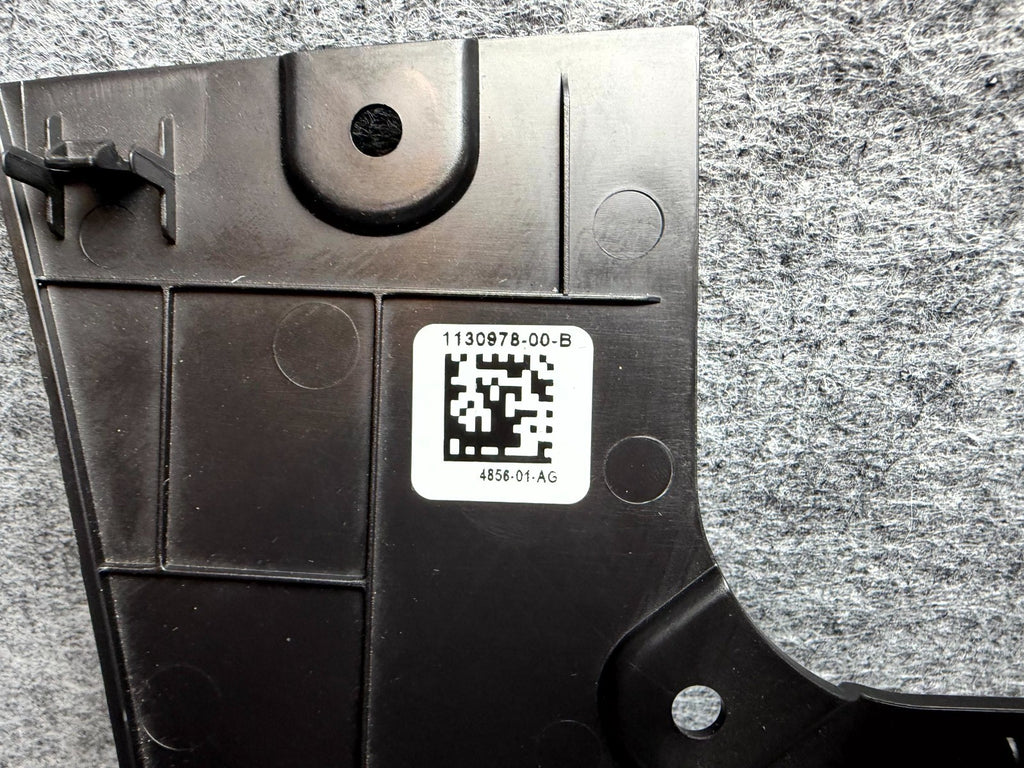 ♦️2017 – 2023 TESLA MODEL 3 FRONT RIGHT LOWER DASH COVER TRIM OEM, 1130978-00-B