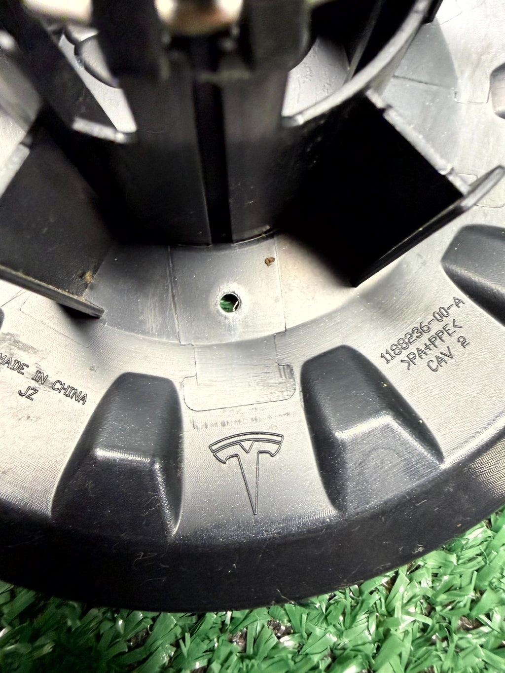 ♦️2017 - 2023 TESLA MODEL 3 UBERTURBINE WHEEL CENTER CAP OEM, 1188236-00-A