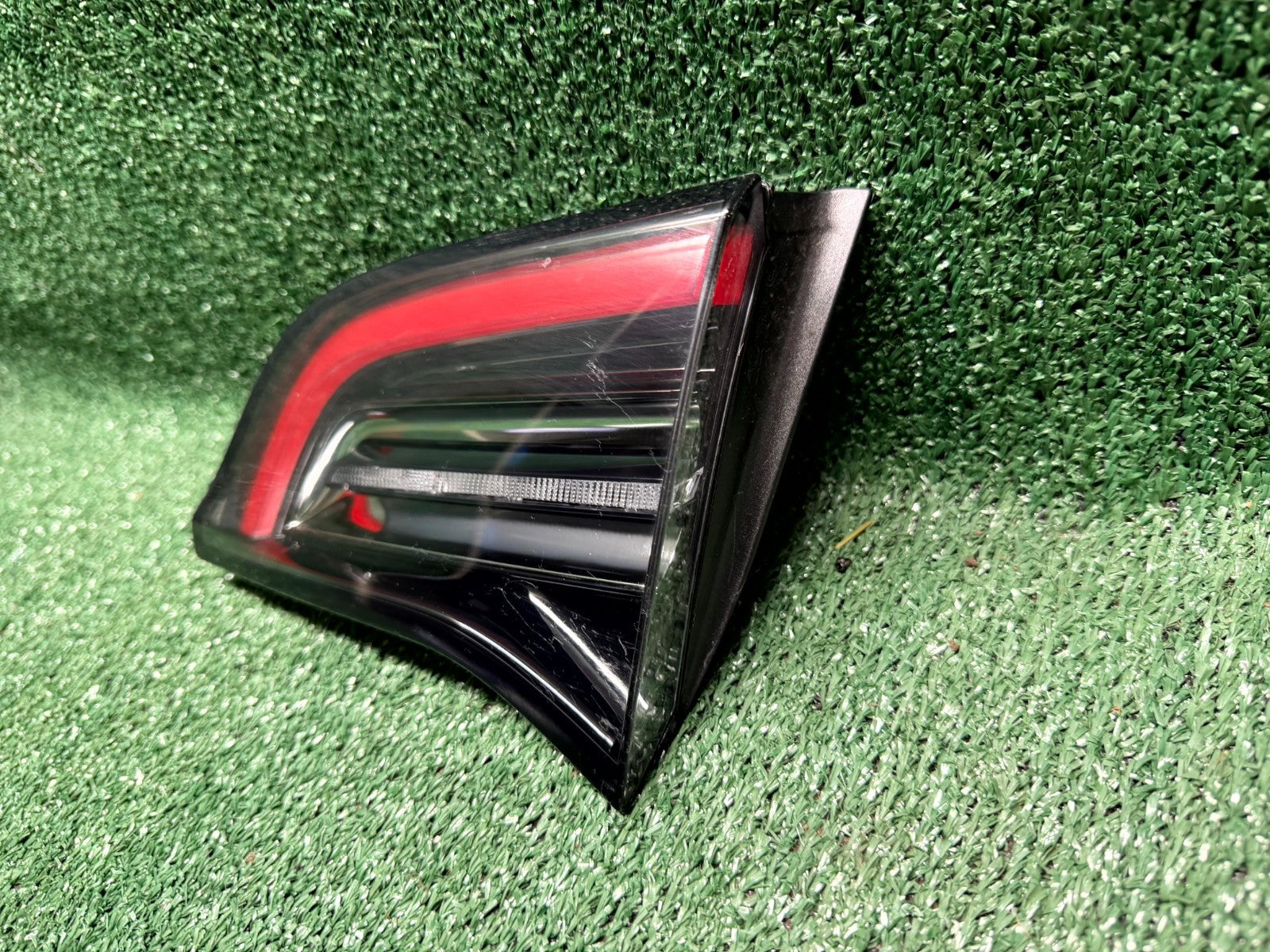 ♦️17 - 23 TESLA MODEL 3 Y REAR RIGHT TAIL LIGHT TAILLIGHT LAMP OEM, 1502089-00-B