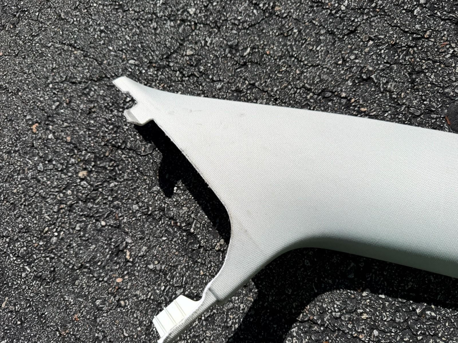 ♦️2017-2023 TESLA MODEL 3 FRONT RIGHT WINDSHIELD A PILLAR TRIM OEM, 1086241-91-J