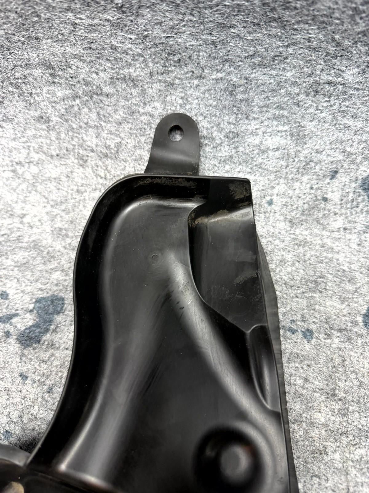 ♦️17-23 TESLA MODEL 3 FRONT LEFT WINDSHIELD COWL COVER PANEL OEM, 1081694-00-A