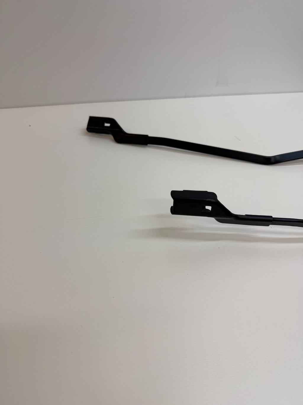 16-20 Tesla Model S Front Right Left Side Windshield Wiper Arm Set 6005951-00-C
