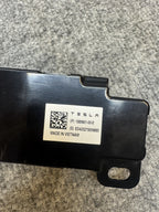 2020 - 2024 TESLA MODEL Y WIFI BLUETOOTH ANTENNA MODULE UNIT OEM, 1585601-00-E