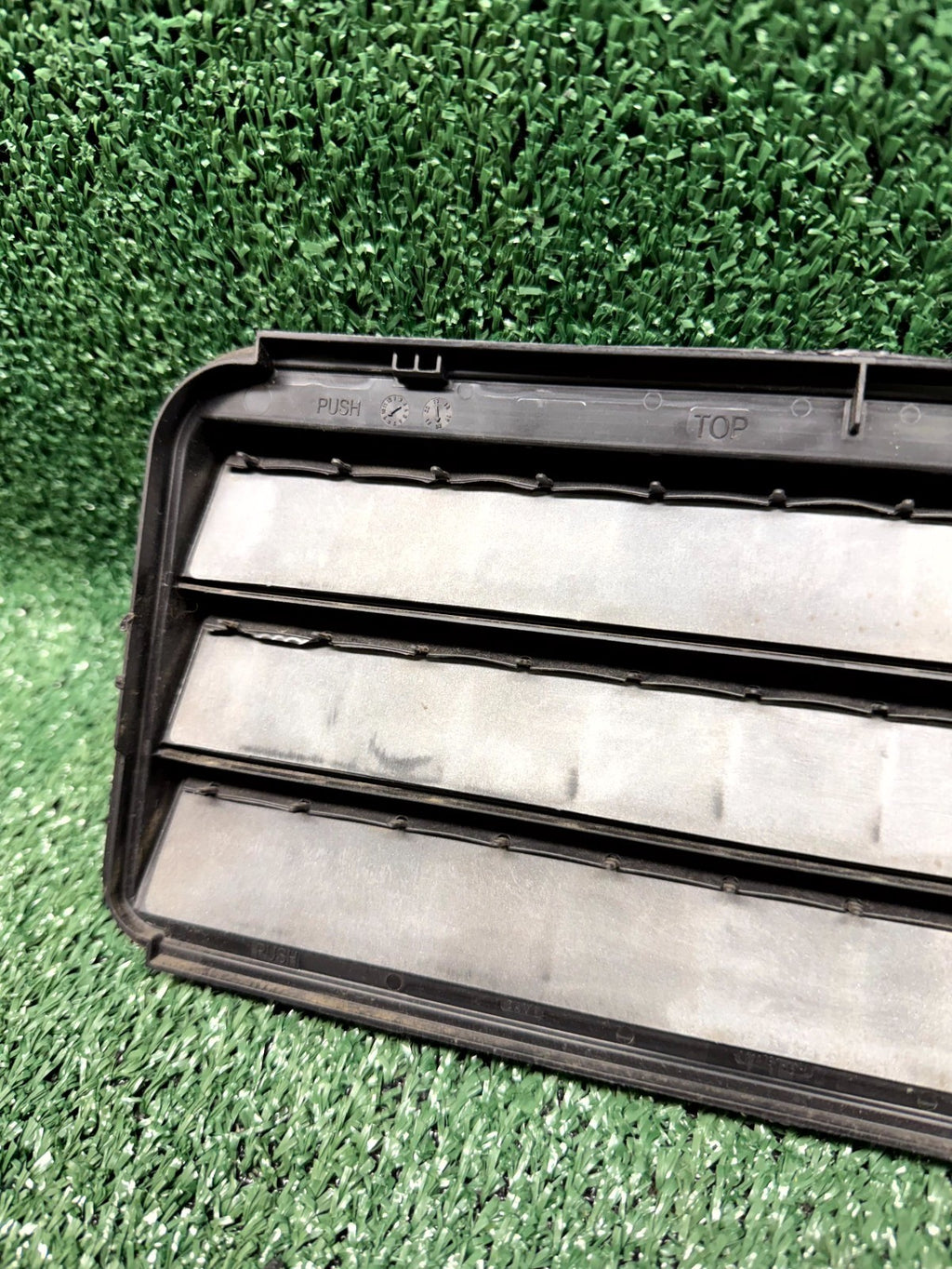 ♦️20-23 TESLA MODEL Y/3 RIGHT AIR EXTRACTOR CABIN VENT GRILL OEM, 1098751-00-C