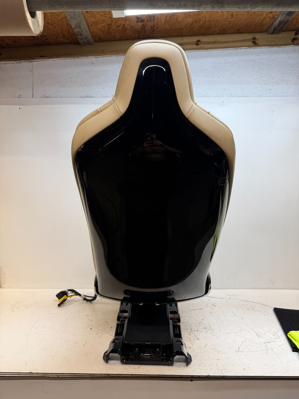 2016-20 Tesla Model X Rear Right 2nd Row Leather Complete Seat OEM 1059717-00-B