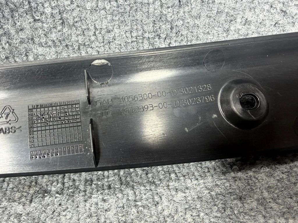 2016-2020 Tesla Model X Rear Right Liftgate Trim Cover Sensor OEM, 1056300-00-D
