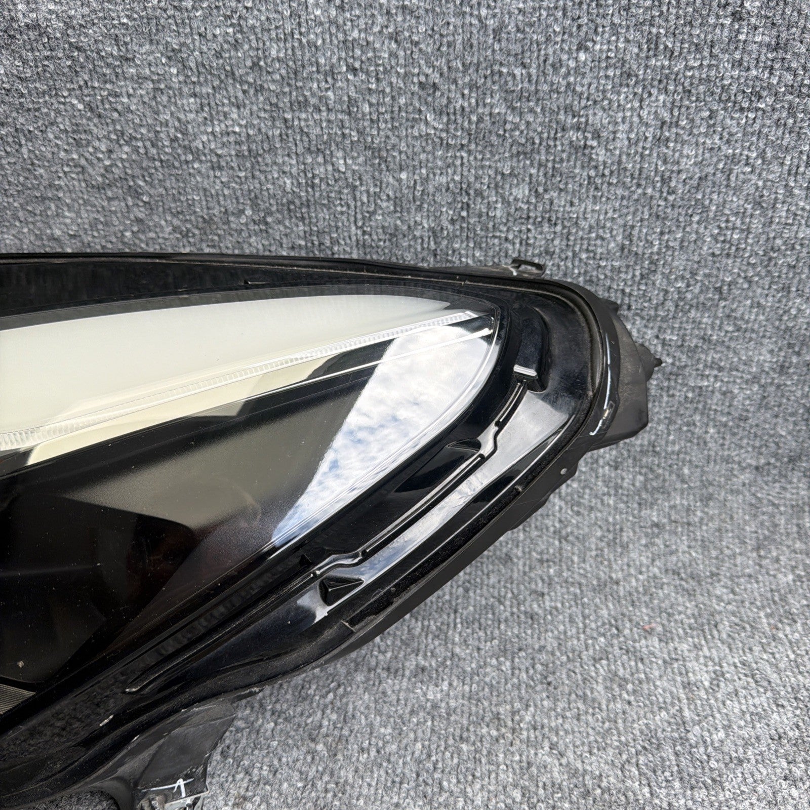 2021-2023 TESLA MODEL 3 Y LEFT HEADLIGHT PROJECTOR MATRIX 2ND GEN 1514952-00-C