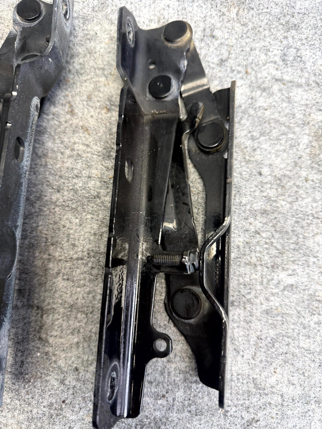 ♦️12-20 TESLA MODEL S FRONT LEFT & RIGHT SIDE DOOR HINGE SET OEM, 1029285-00-C
