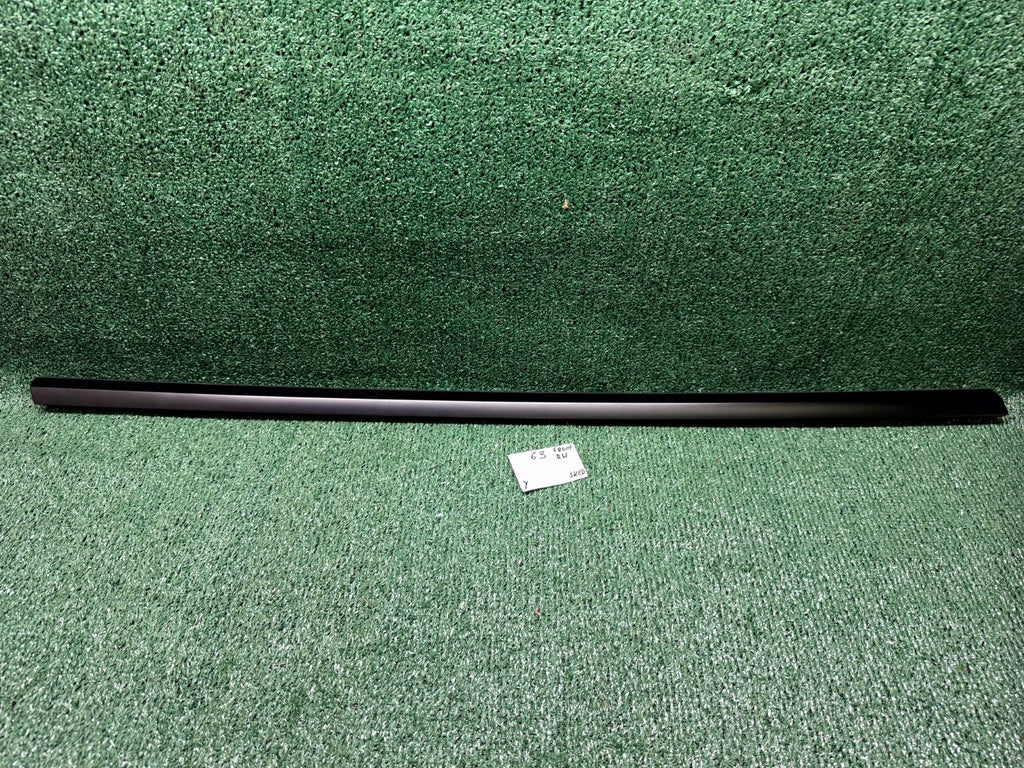 ♦️2020-2024 TESLA MODEL Y FRONT RIGHT DOOR WINDOW BELT MOLDING OEM, 1495722-00-B