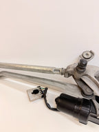 12-20 Tesla Model S Front Windshield Wiper Motor Mechanism Assembly 6005946-00-G