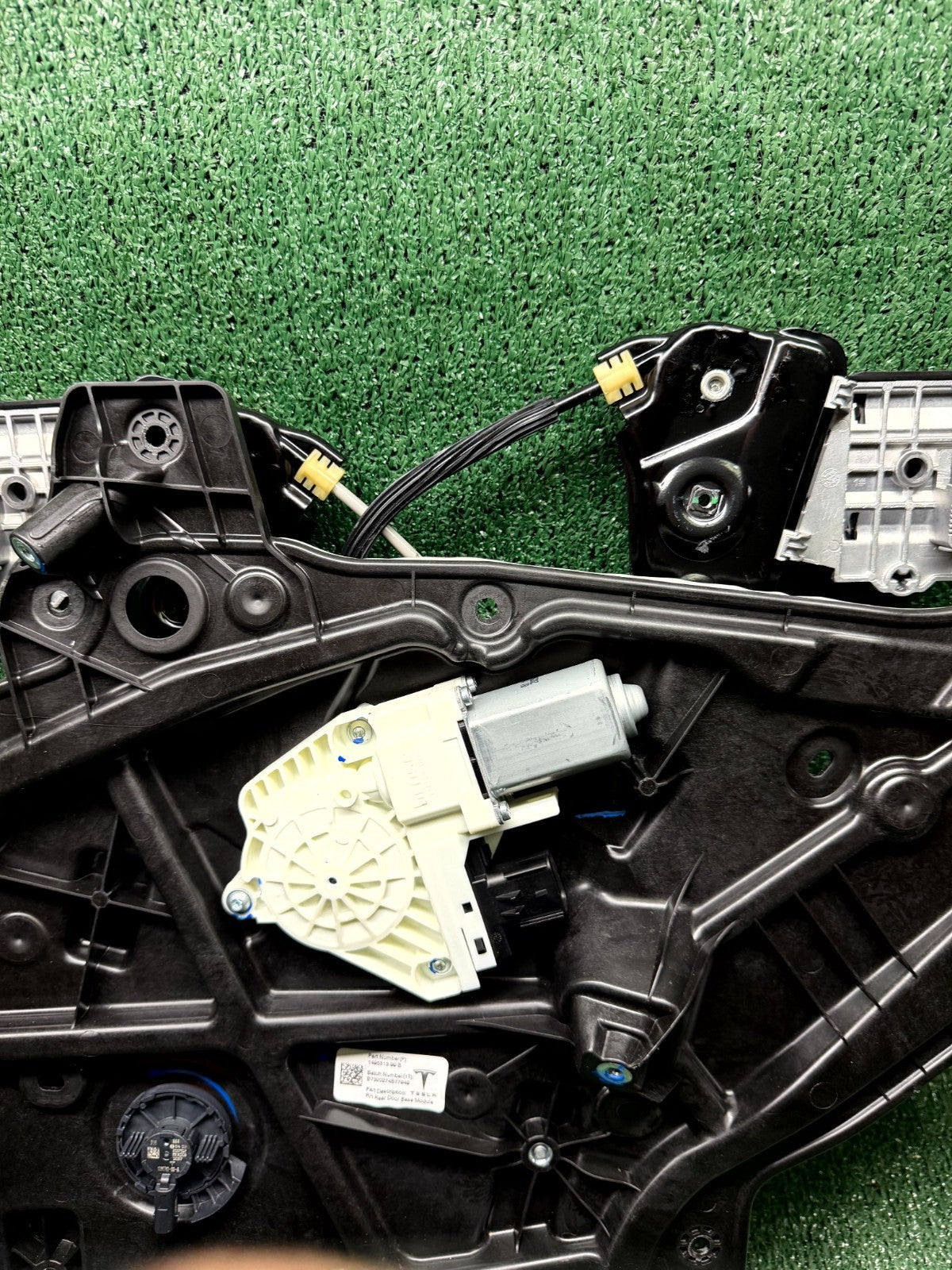 ♦️2020 - 2024 TESLA MODEL Y REAR RIGHT WINDOW REGULATOR MOTOR OEM, 1495513-99-B