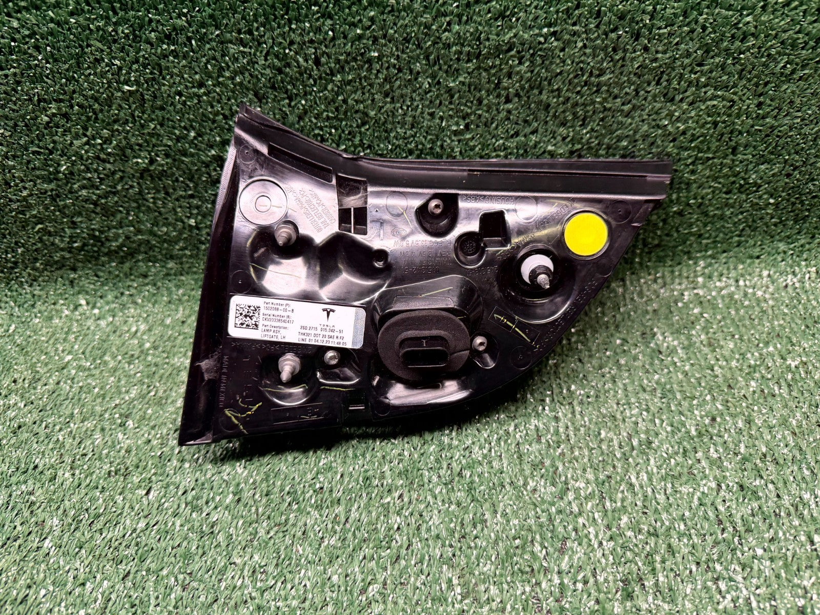 ♦️17 - 23 TESLA MODEL 3 Y REAR LEFT TAIL LIGHT TAILLIGHT LAMP OEM, 1502088-00-B