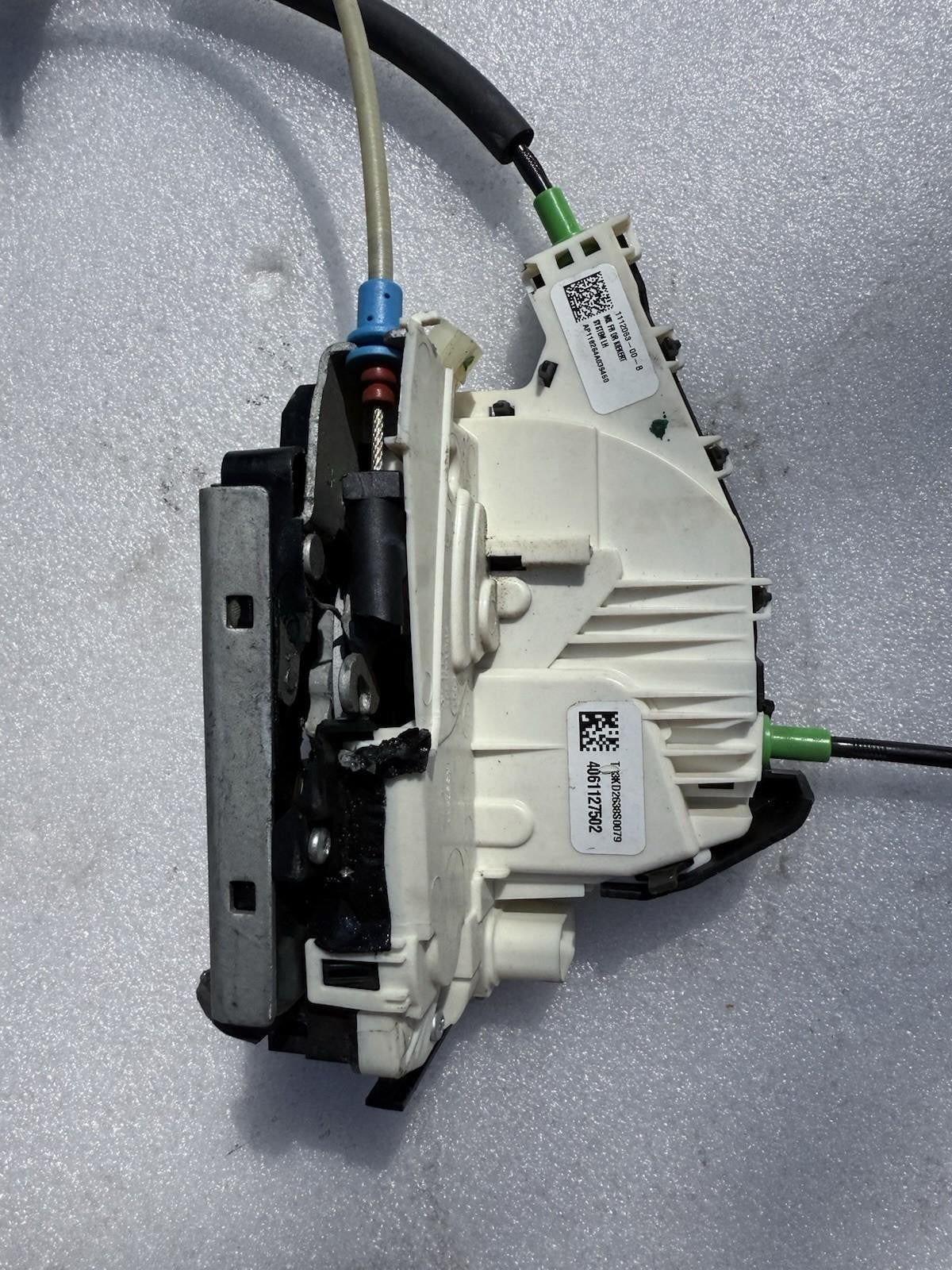 ♦️2016 - 2020 TESLA MODEL X FRONT LEFT SIDE DOOR LOCK ACTUATOR OEM, 1112063-90-A