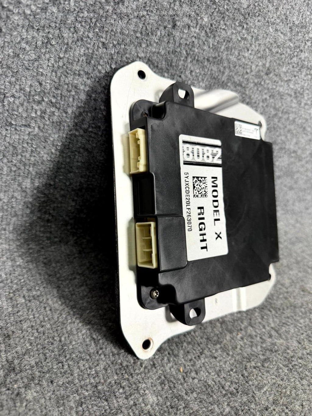 16-20 Tesla Model X Front Right Side Door Control Module Unit OEM, 105018300F