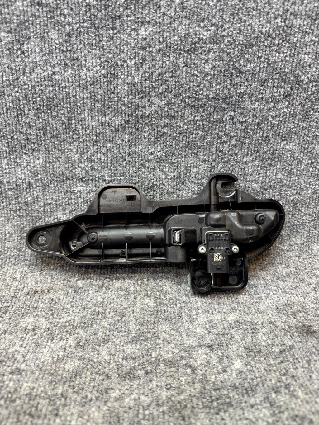 2017-2023 TESLA MODEL 3 FRONT RIGHT SIDE DOOR HANDLE OEM, 1081832-99-F