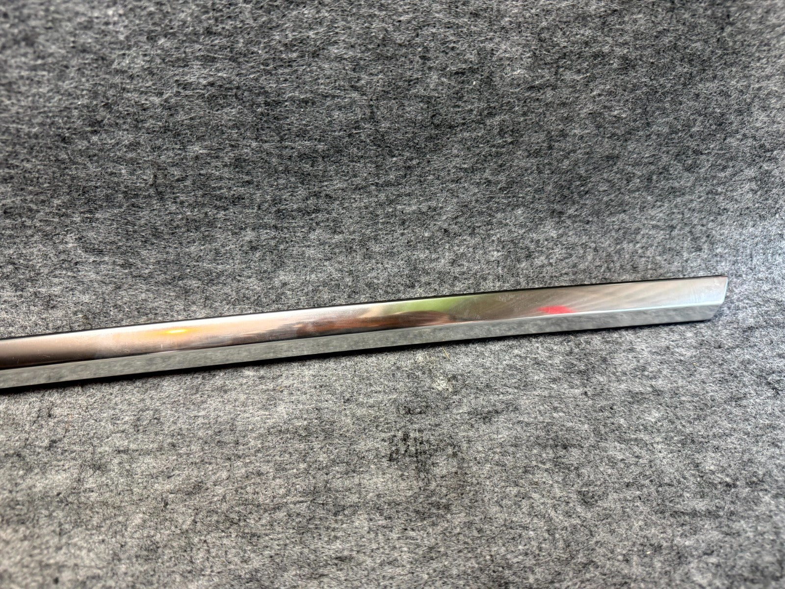 ♦️17–23 TESLA MODEL 3 REAR LEFT SIDE DOOR MOLDING TRIM STRIP OEM, 1080745-01-J