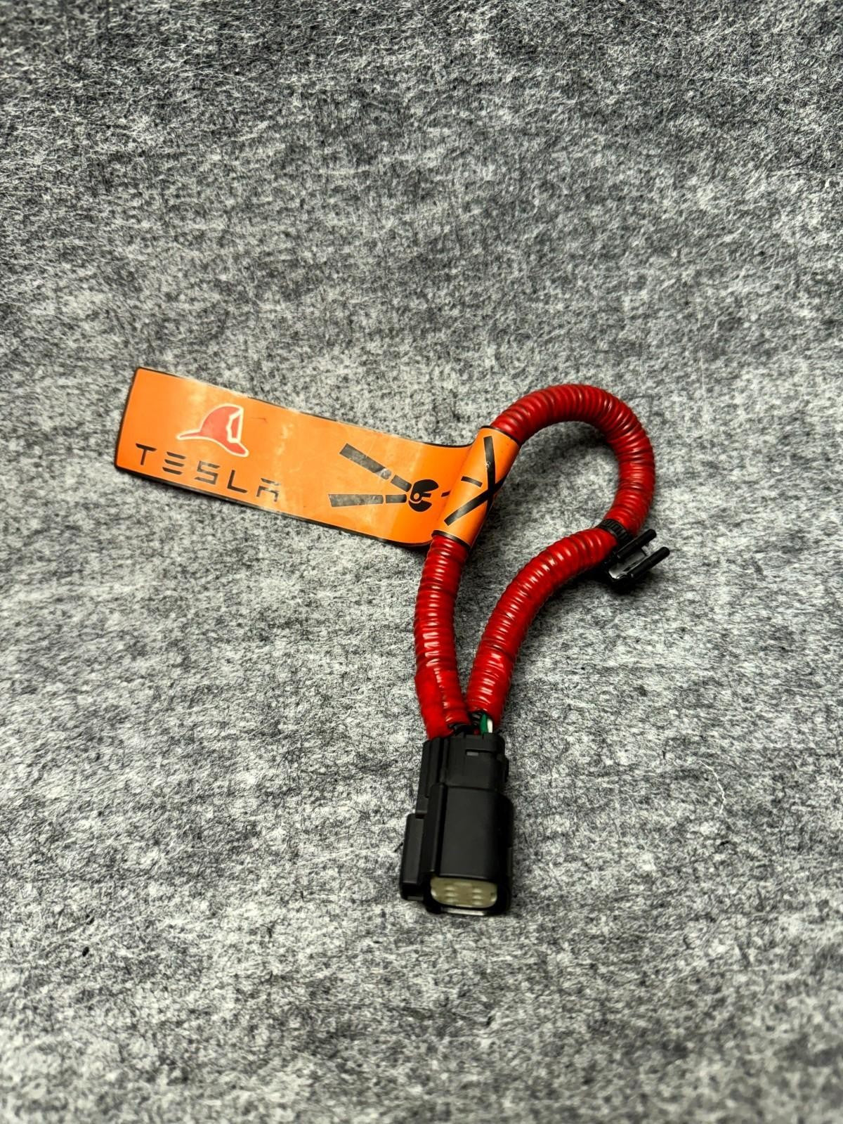 ♦️12-20 TESLA MODEL S EMERGENCY POWER CUT OFF LOOP DISCONNECT OEM, 1015585-00-A