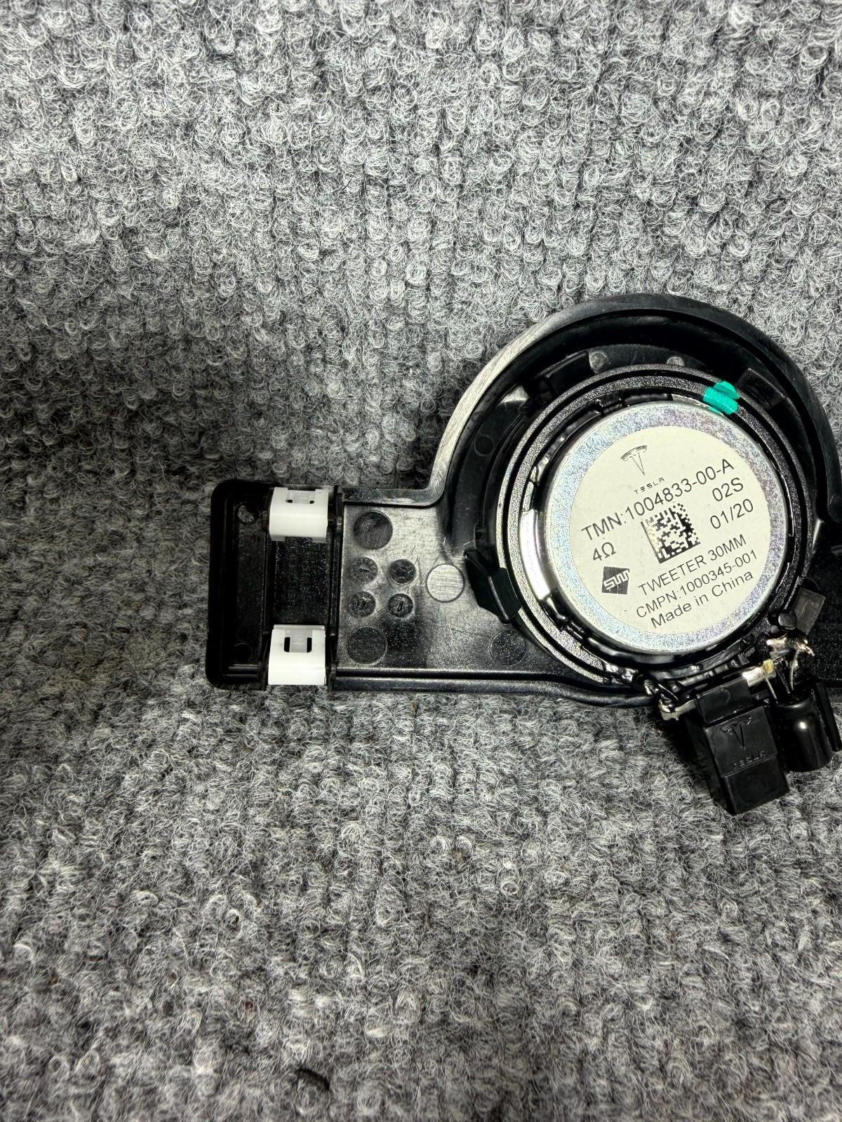 12-20 Tesla Model X Front Left Or Right Tweeter Speaker w/ Bracket OEM 100483300