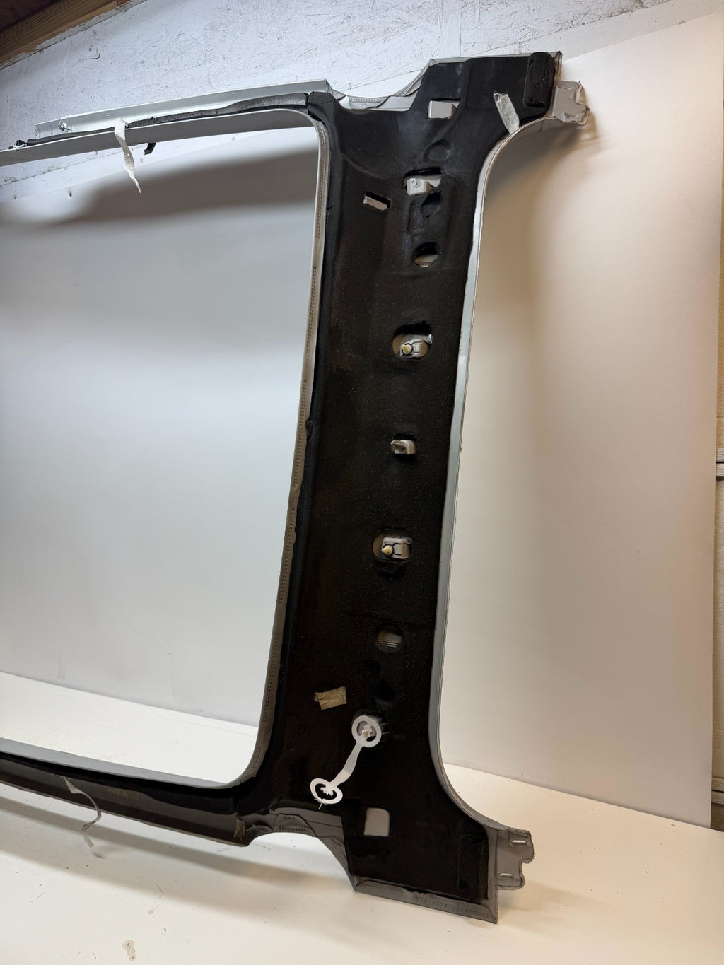 20-24 TESLA MODEL Y ROOF HEADLINER CEILING LINER PANEL COVER TRIM 1489049-00-D