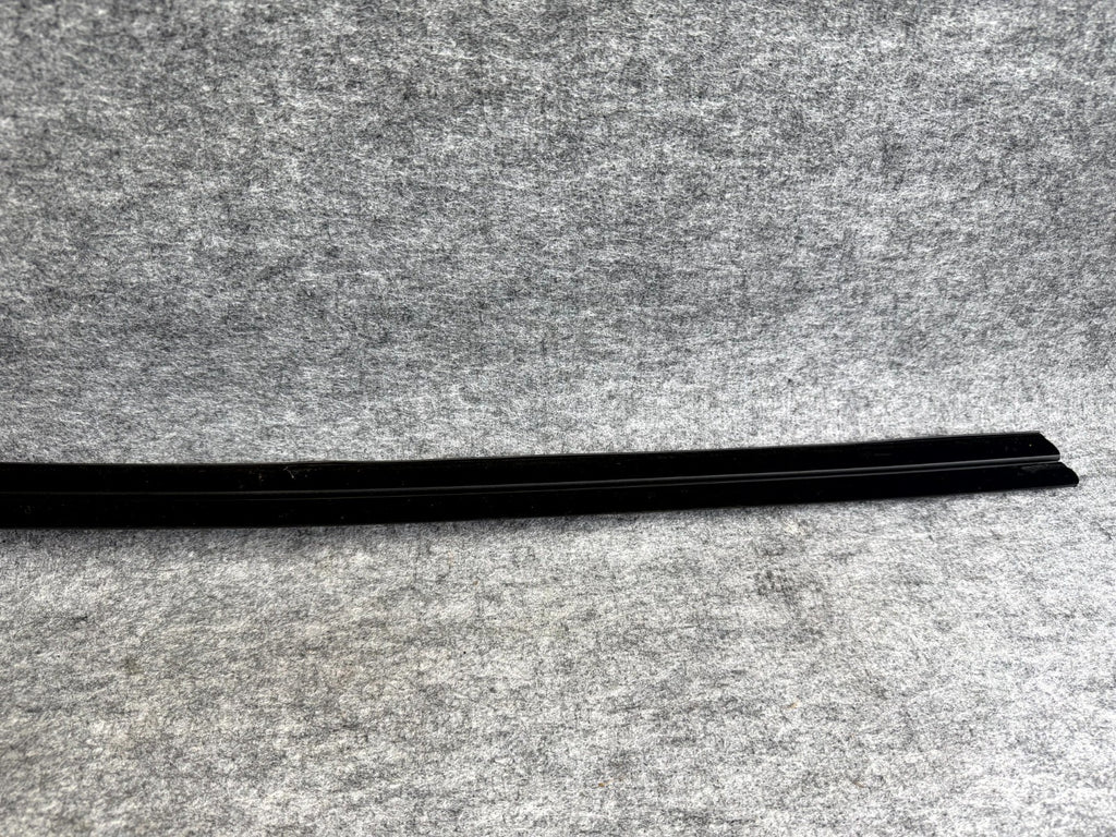 ♦️17–23 TESLA MODEL 3 FRONT LEFT/RIGHT INNER BELT SEAL MOLDING OEM, 1090495-00-E