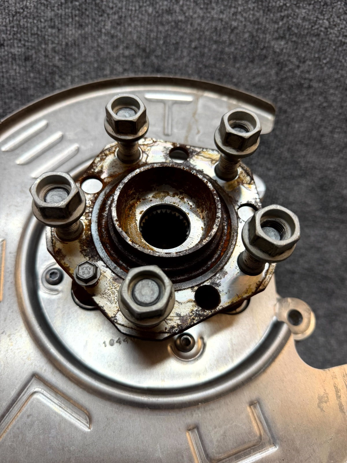 2020-2024 TESLA MODEL Y REAR LEFT SPINDLE KNUCKLE HUB & SHIELD OEM, 1188411-00-F