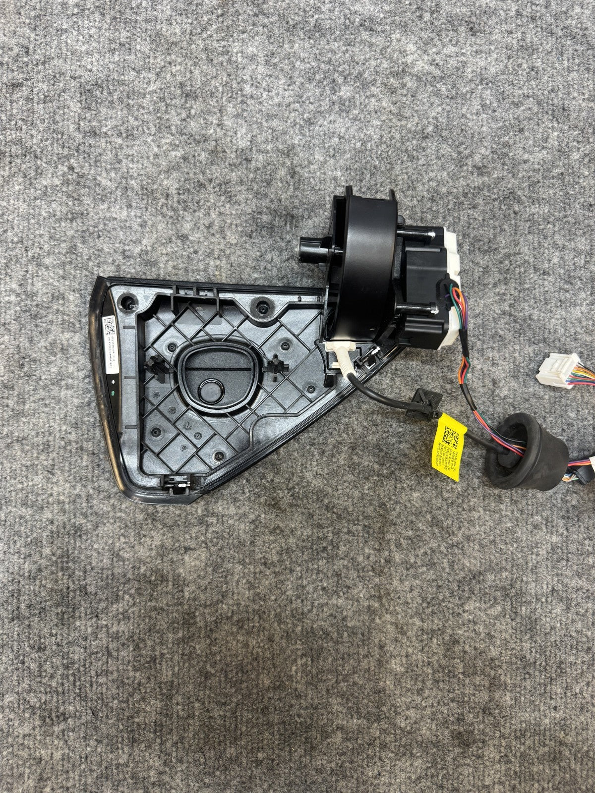 2020 - 2024 TESLA MODEL Y REAR LEFT CHARGE PORT REFLECTOR LIGHT OEM 1566302-10-G