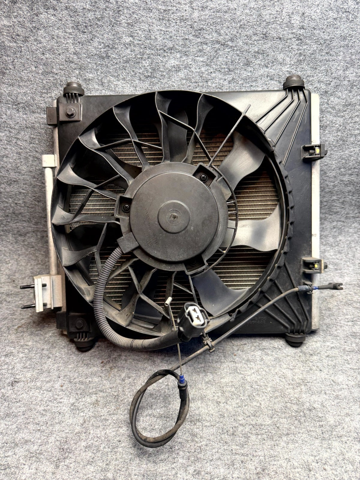 ♦️2012-2020 TESLA MODEL S RIGHT COOLING FAN SHROUD W/ CONDENCER OEM 6008357-00-F
