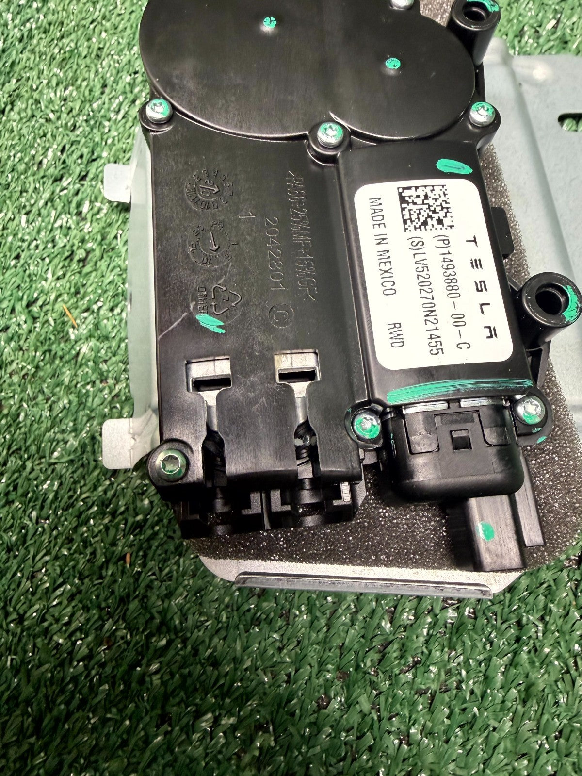 ♦️2020-2023 TESLA MODEL Y 2ND ROW SEAT RECLINER ACTUATOR OEM, 1552469-00-A