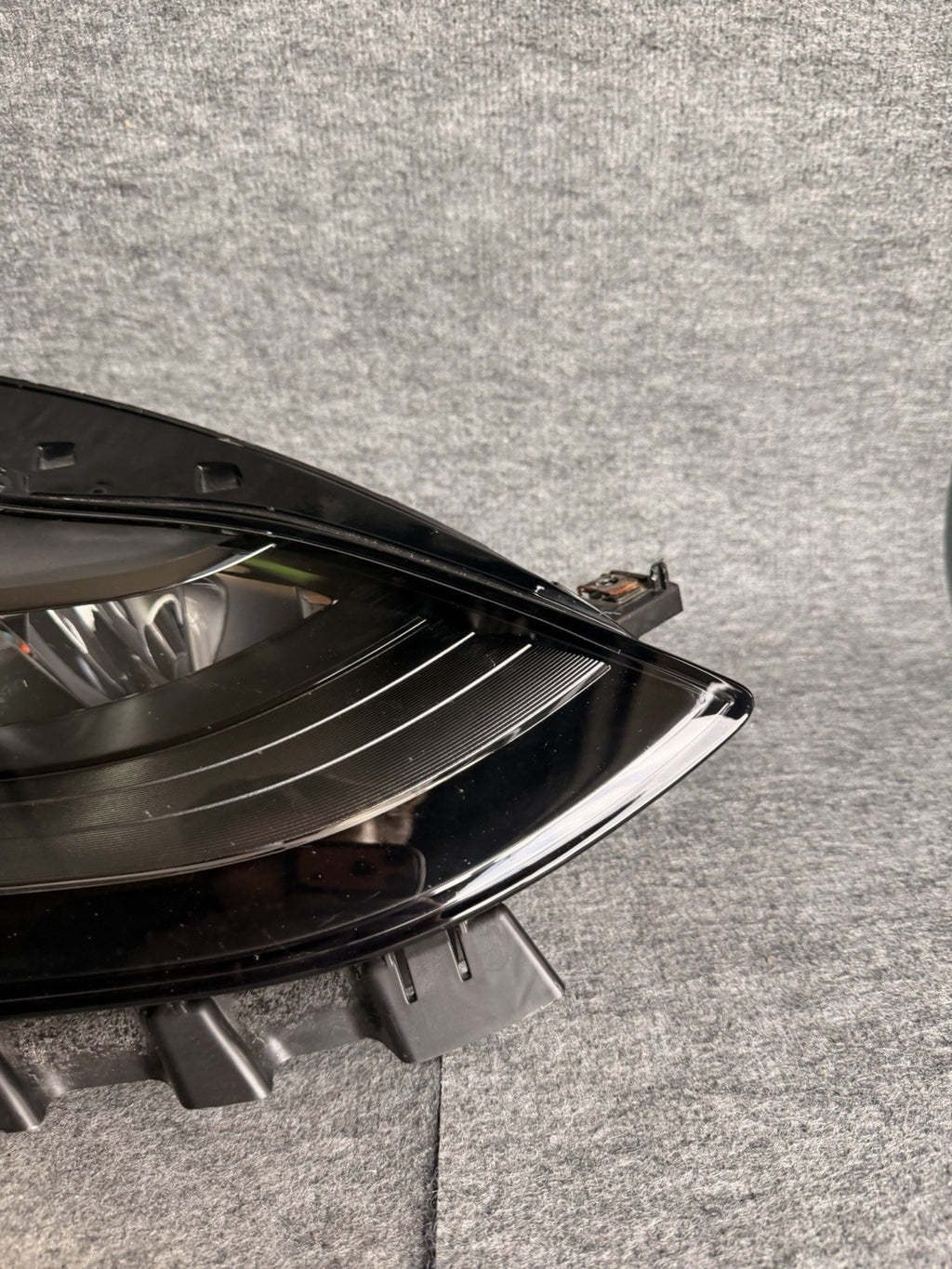 2017-2024 Tesla Model 3 / Y Right Passenger Side Headlight LED 1514953-00-C OEM
