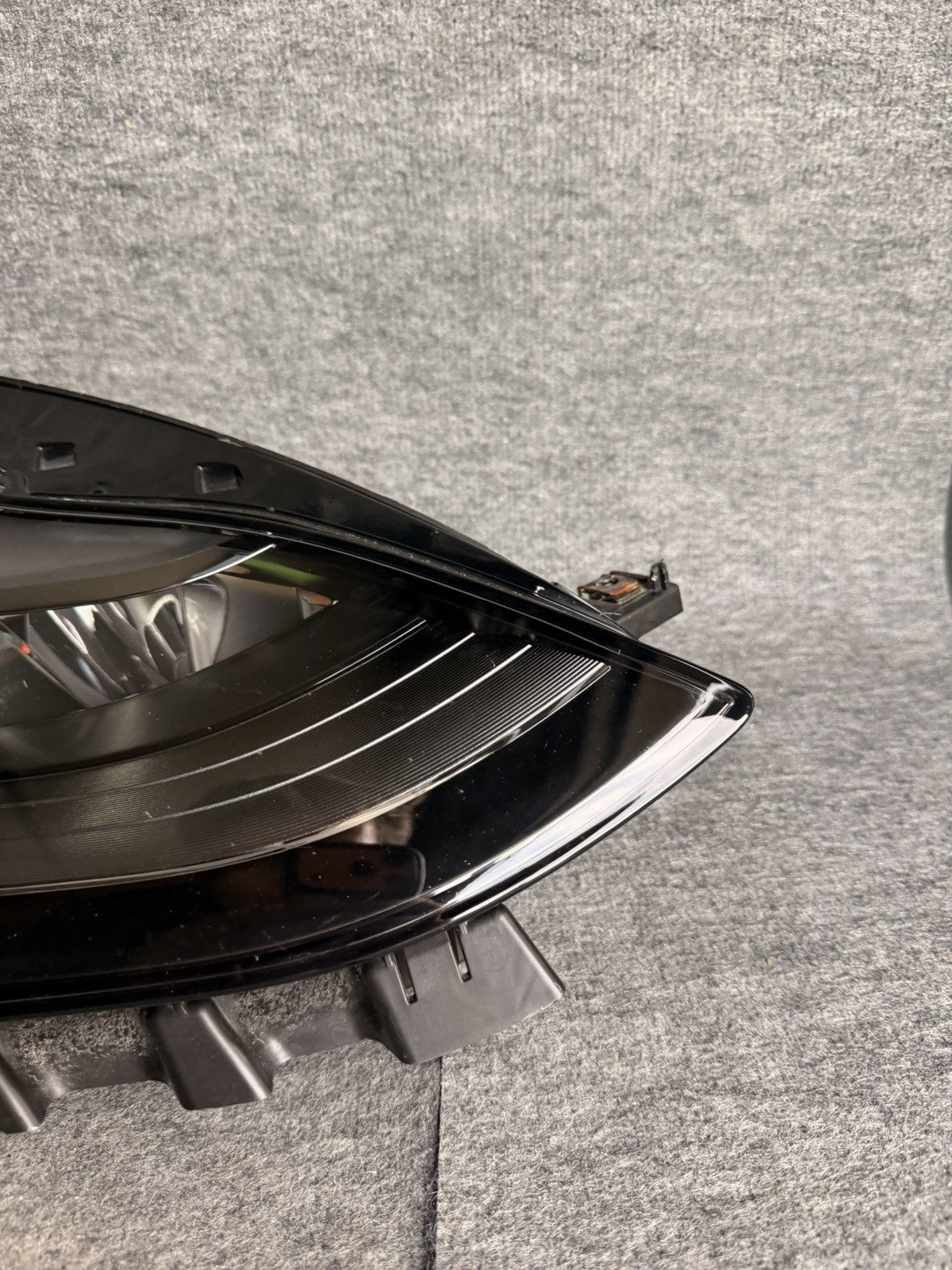 2017-2024 Tesla Model 3 / Y Right Passenger Side Headlight LED 1514953-00-C OEM
