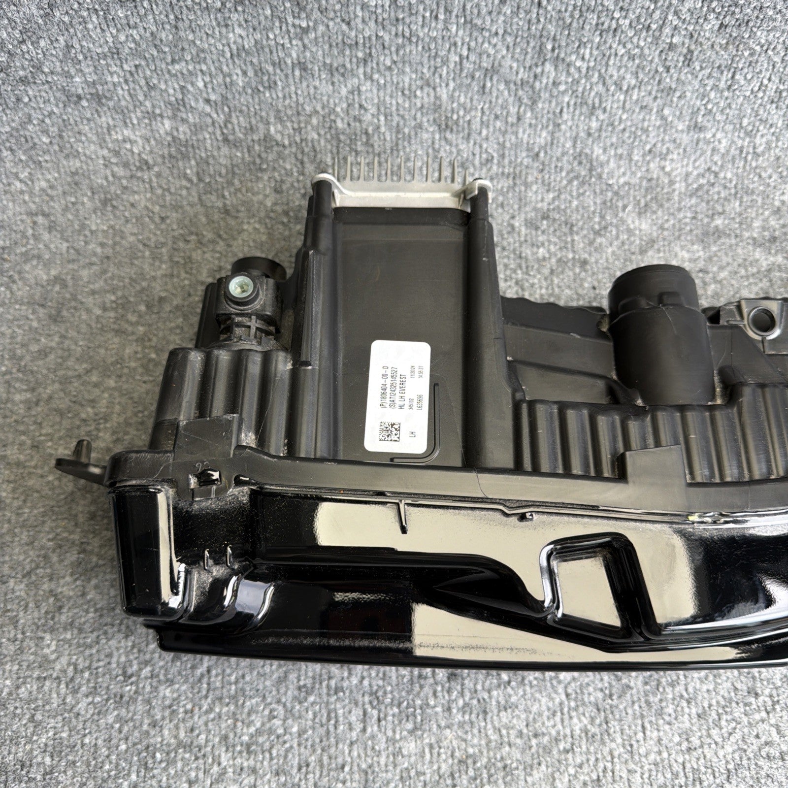 TESLA CYBERTRUCK EVEREST HEADLIGHT LEFT DRIVER 2024 2025 OEM 1806404-00-D