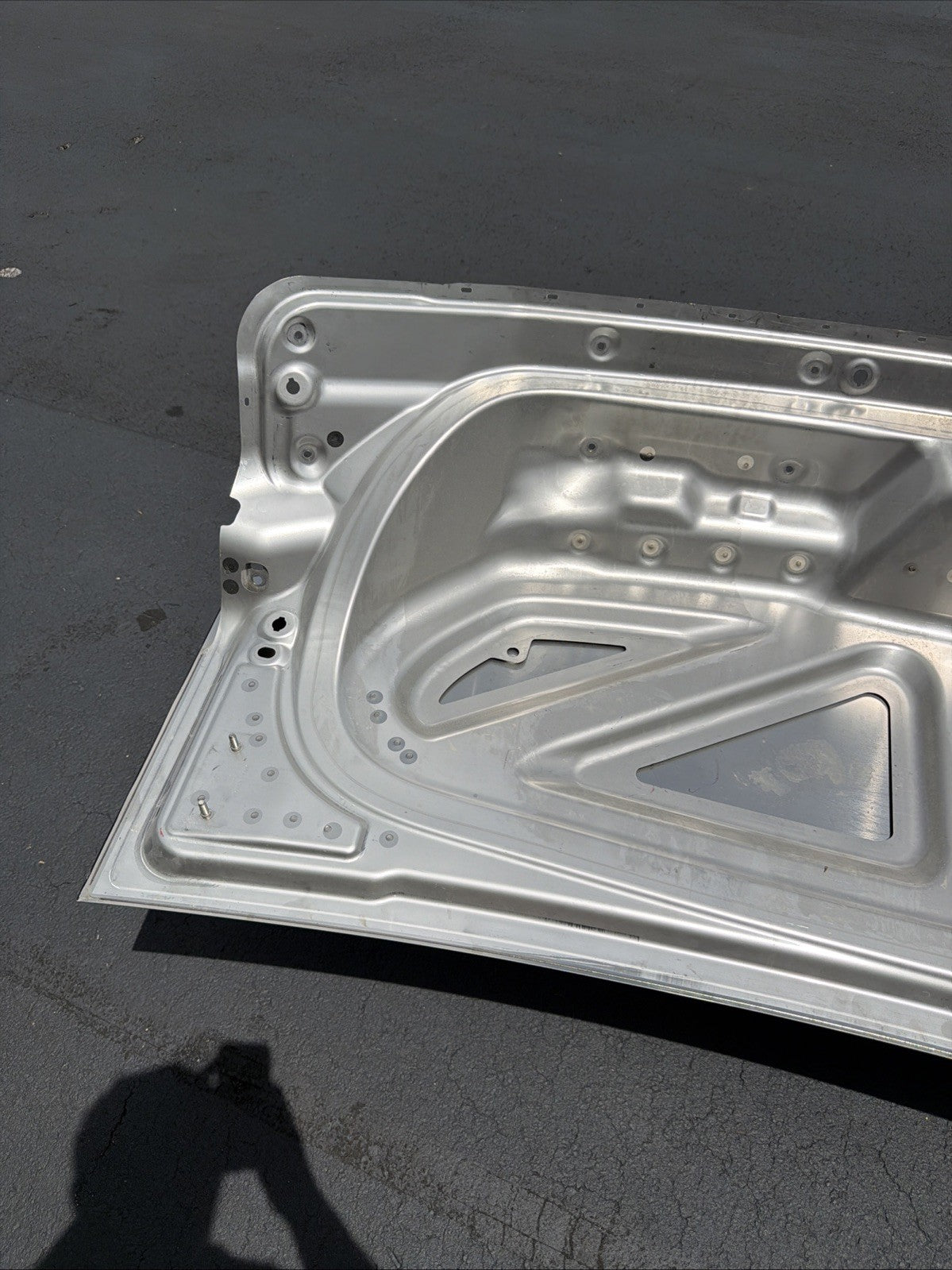 DMG‼️2024-2026 TESLA CYBERTRUCK HOOD POWER-GATE UPPER  2045100-00-A OEM