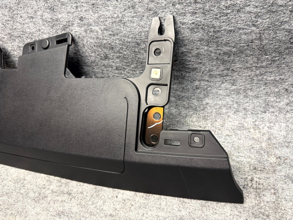 ♦️2017–2023 TESLA MODEL 3 FRONT LEFT SIDE LOWER DASH KNEE TRIM OEM, 1077825-00-D